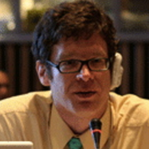 Robert Ovetz照片