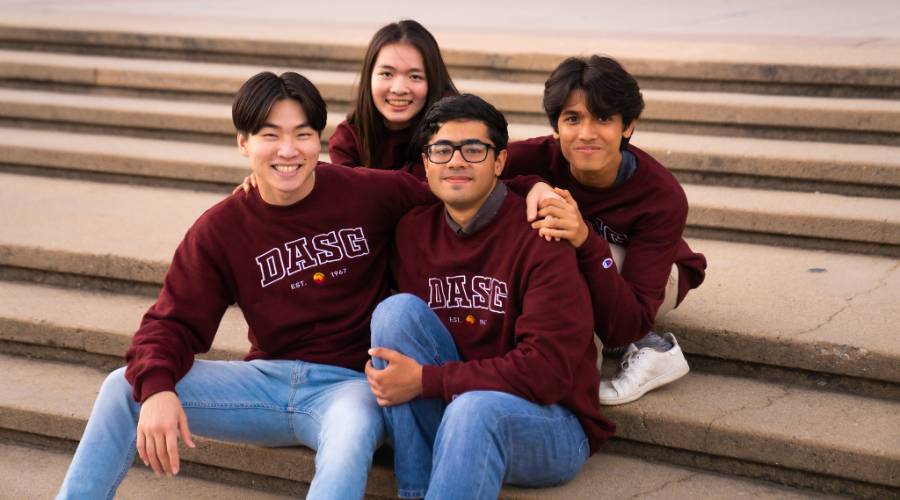 DASG学江南娱乐贴吧官网生在台阶上