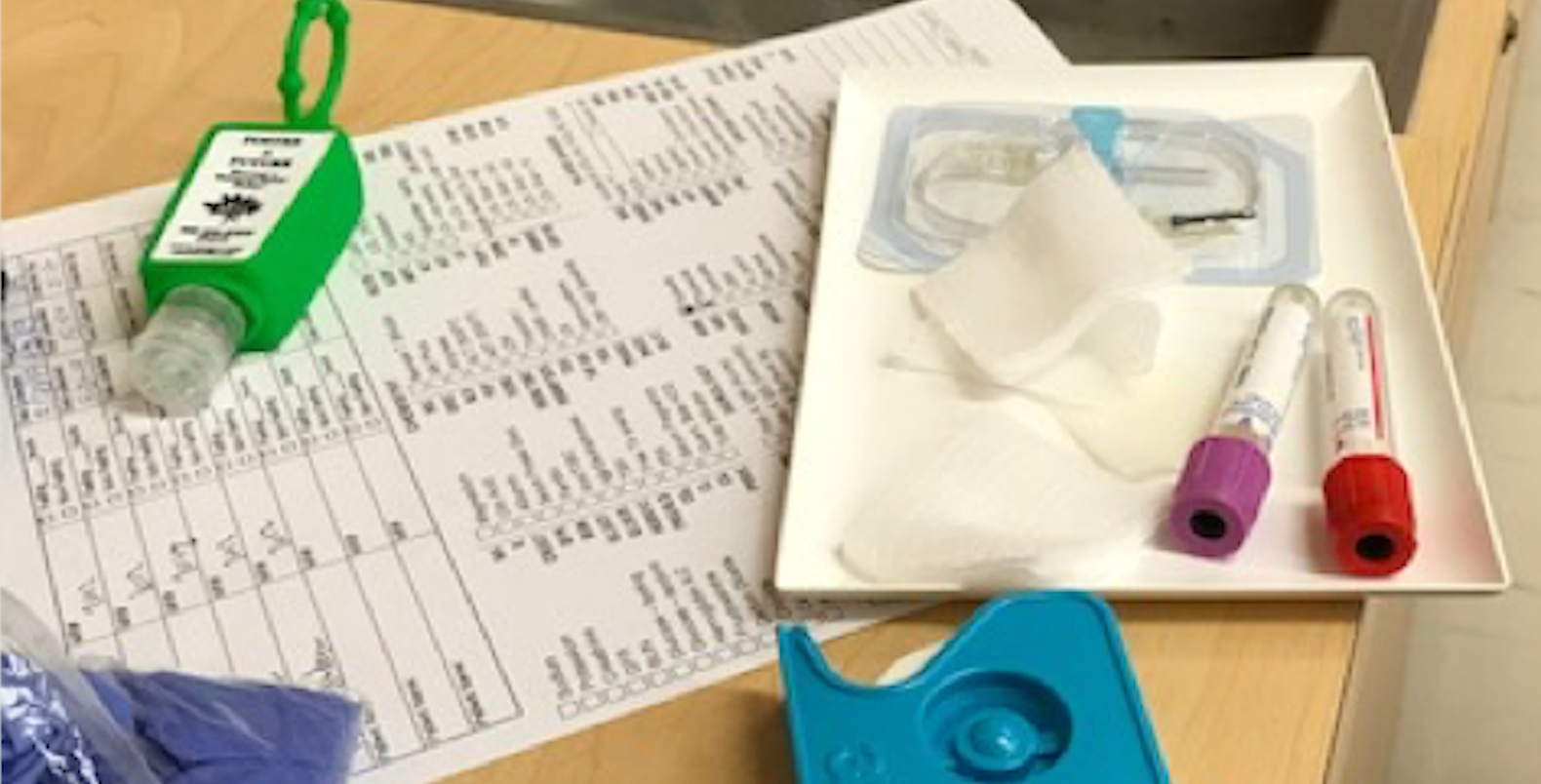 江南娱乐贴吧官网学生在德哈特图书馆学习